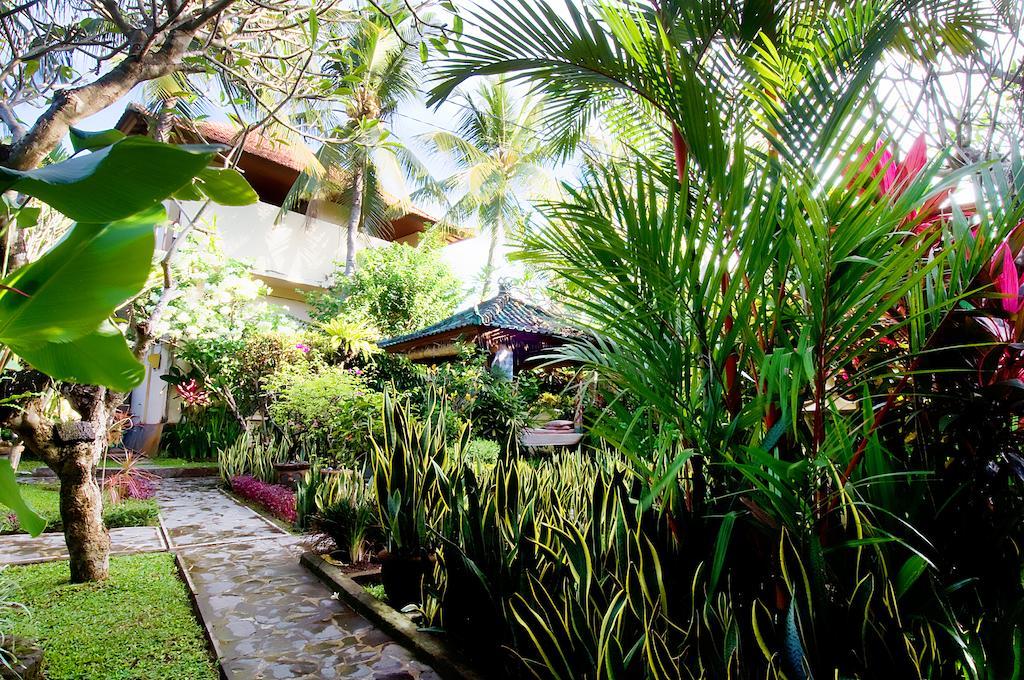 Kusnadi Hotel Legian Eksteriør billede
