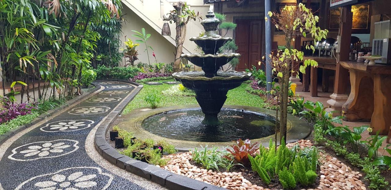 Kusnadi Hotel Legian Eksteriør billede