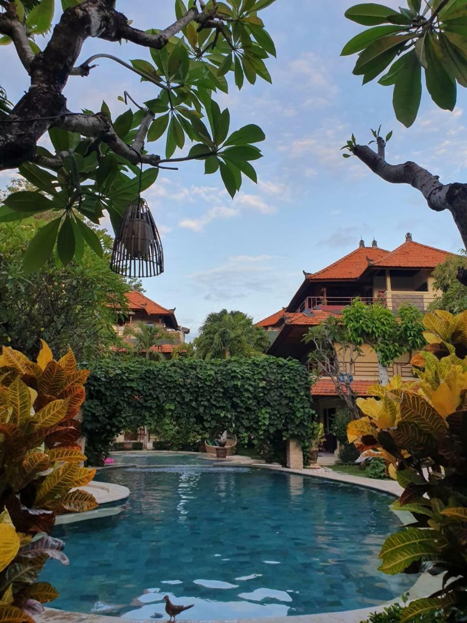 Kusnadi Hotel Legian Eksteriør billede